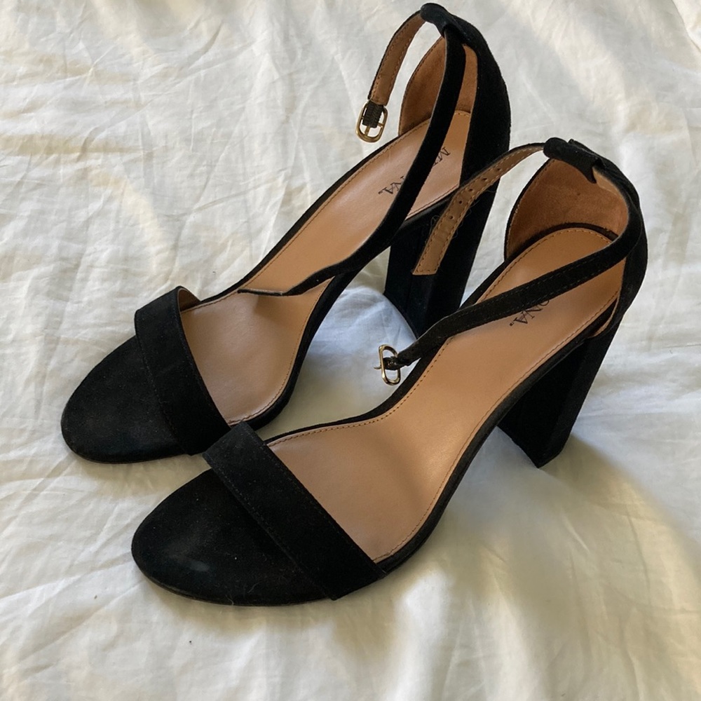 Black suede 3.5” heels sz 10